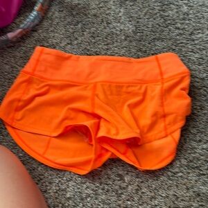 Lululemon Low rise 2.5 speed up shorts